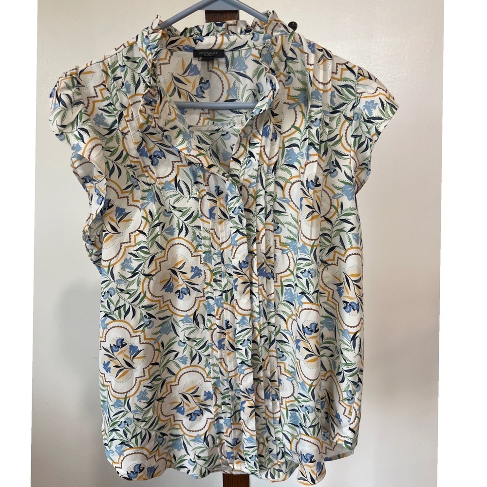 Ann Taylor Factory Womens Floral Medallion Ruffle Neck Cap Sleeve Blouse M Multi